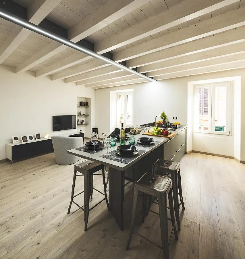 Blue Lake Apartments Como
