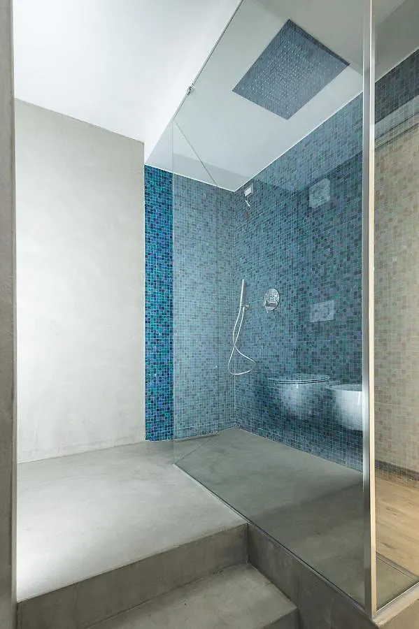 Blue Lake Apartments Como